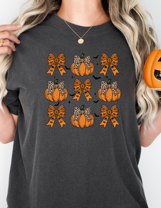 Pumpkin & Leopard Bow Halloween T-Shirt – Cute Fall Comfort Colors Pepper Tee