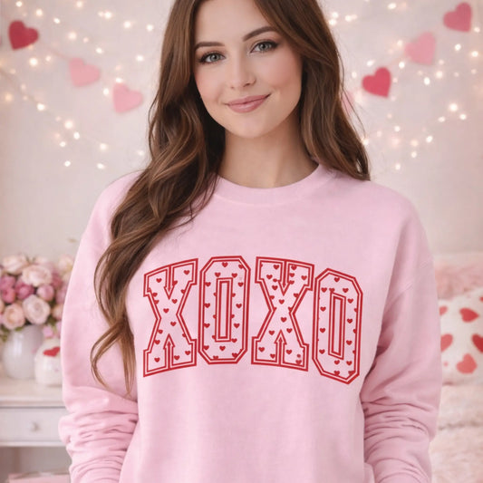 XOXO Heart Graphic Sweatshirt – Valentine’s Day Cozy Love Pullover Twice the Charm Boutique
